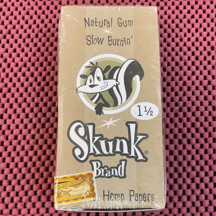 . 2 2 5pc 1  1 /2 S kunk P aper